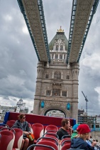 London_Tower_v bus aus_Aug 13-2